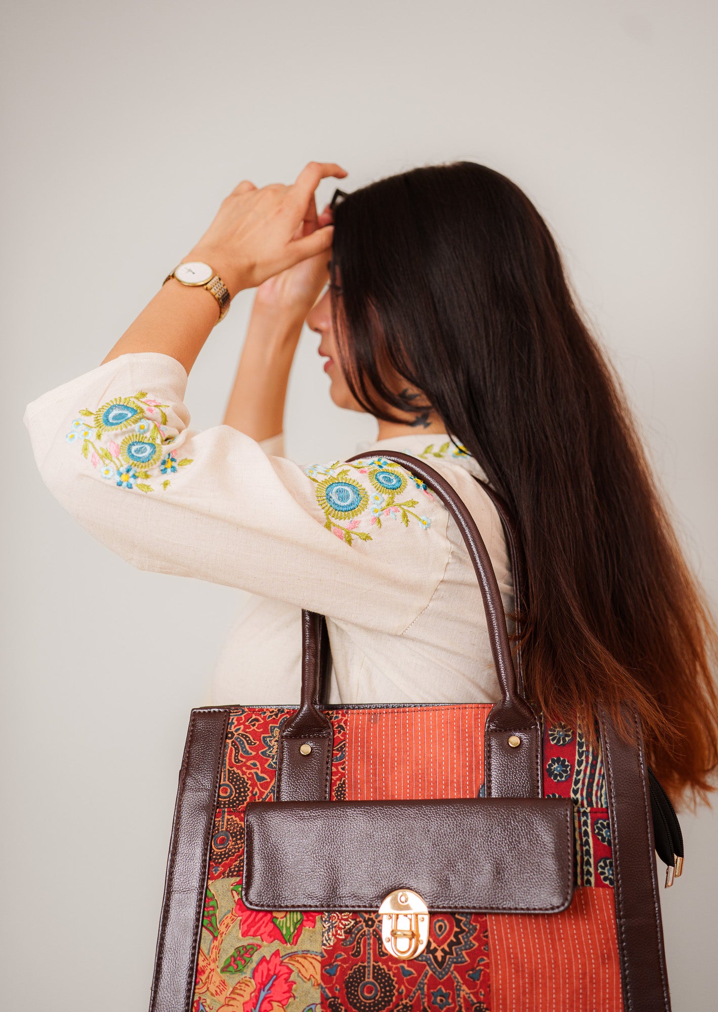 Natural Flex Cotton A-Line Tunic with Collar & Embroidery