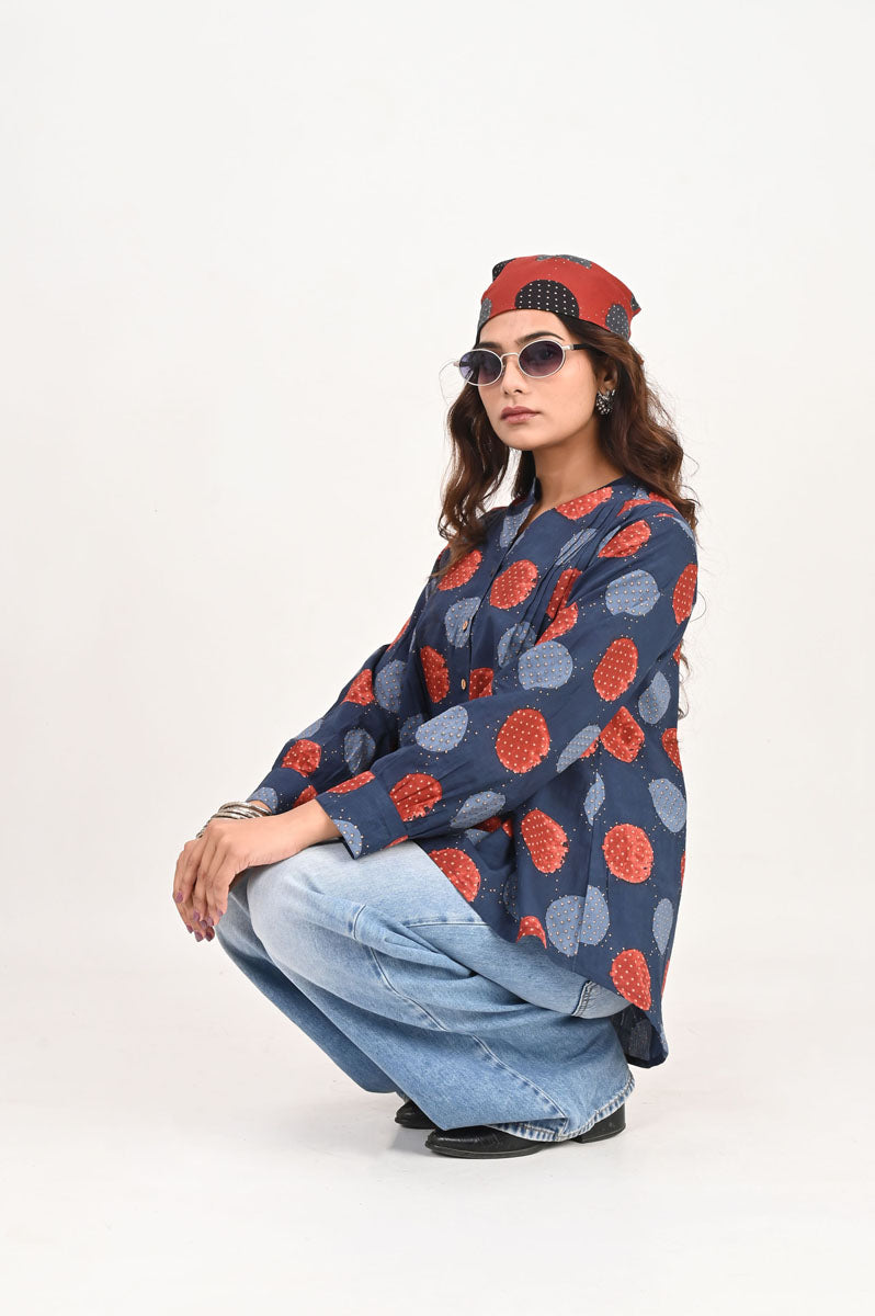 sleeve detail of Blue Polka Pleated Shirt in cotton with polka dot print, women's shirt