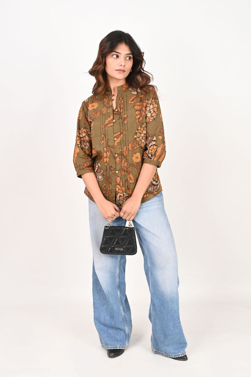 neckline detail of Green Kalamkari Pleated Shirt featuring button-up front for office and workwear, women's shirt